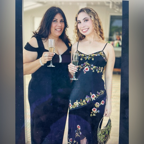 🌅Anne is LIVE 💕Like this post to
get notified - Picture 8 of 8